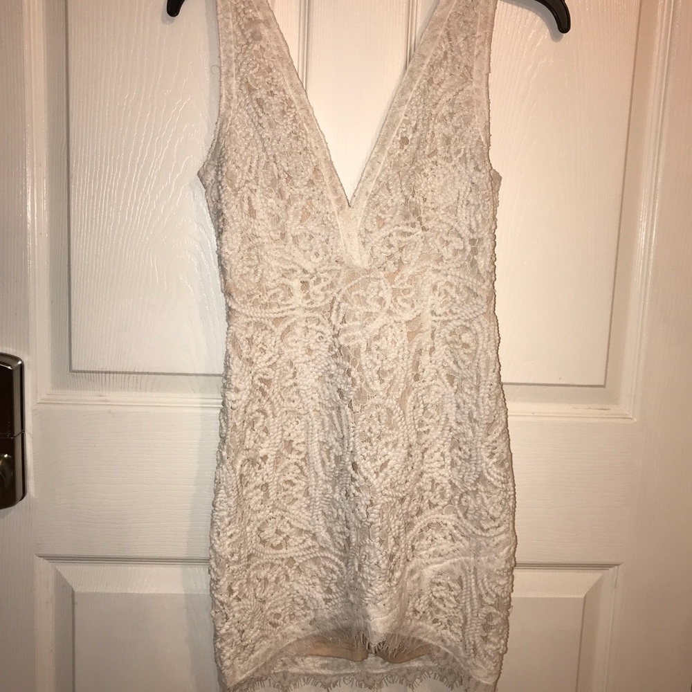 💋Low cut white lace mini dress